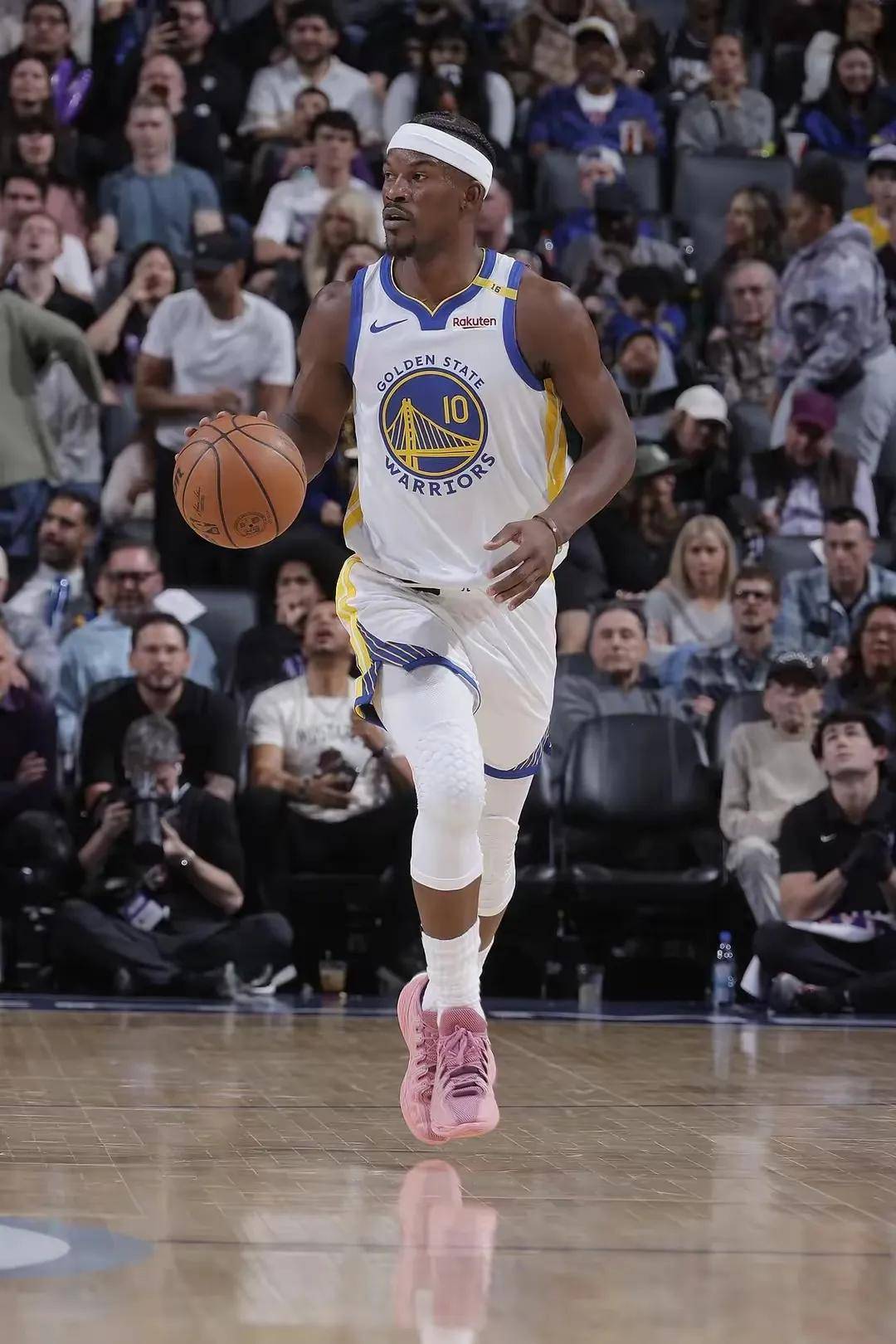 巴特勒连续十二场比赛得分超过比赛局势复杂,C9不断突破!的简单介绍 巴特勒连续十二场比赛得分超过比赛局势复杂,C9不断突破!的简单介绍