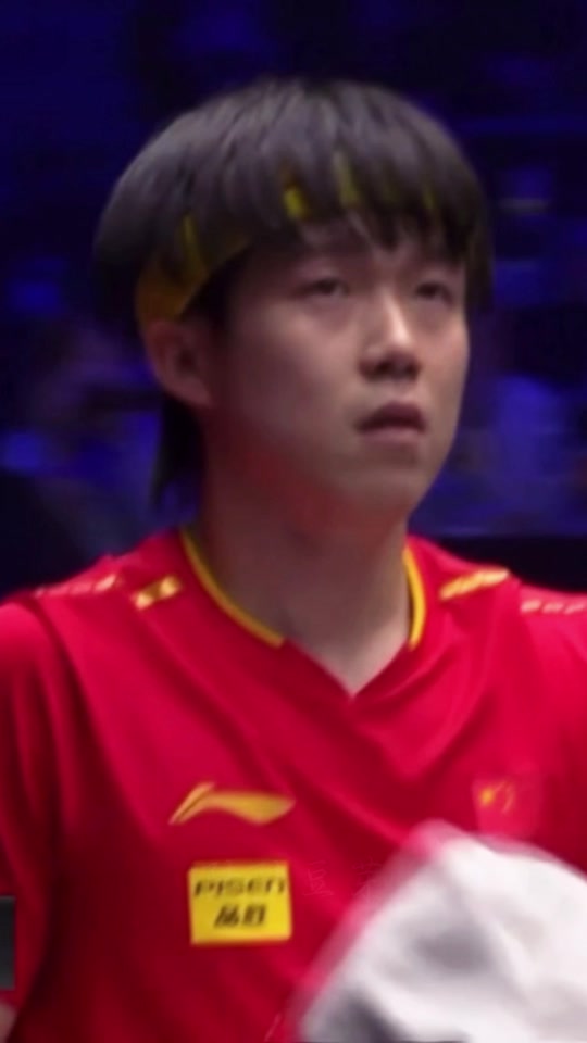 乒乓球赛场再起风云:漓江风暴队险胜岭北烈马队,赛场气氛火爆球迷期待下一战 乒乓球赛场再起风云:漓江风暴队险胜岭北烈马队,赛场气氛火爆球迷期待下一战