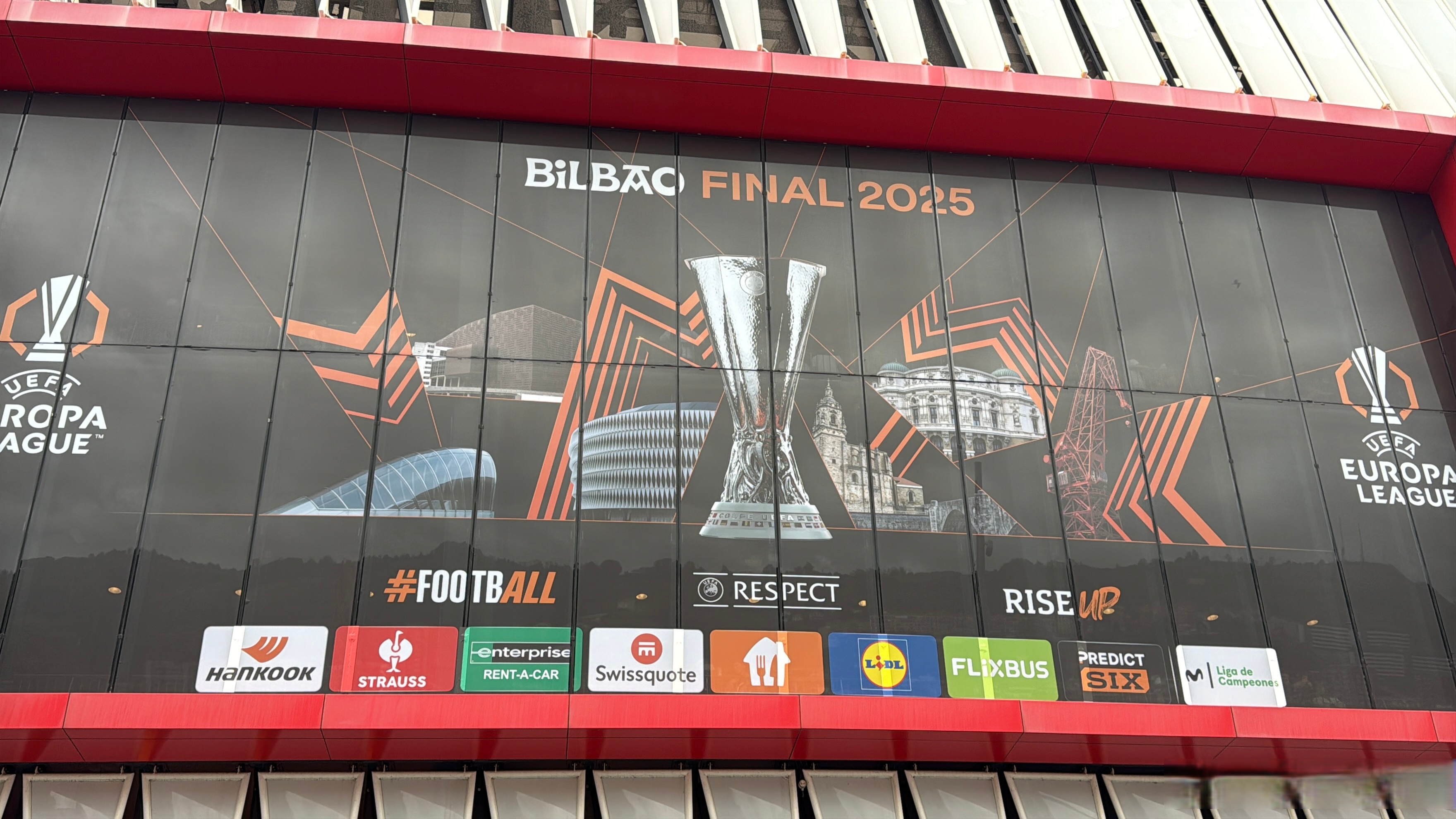 乐动app官网 - 曼联训练开放日，今晨临场应变引观众欢呼，世预赛在即，数据层面出现新趋势