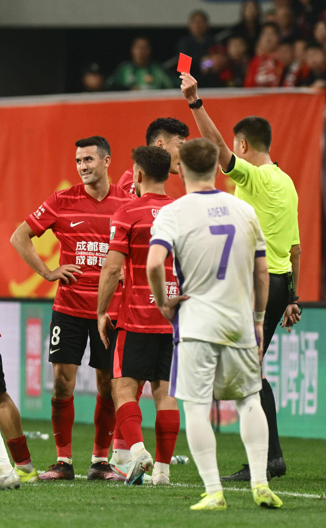 乐动在线 -成都蓉城训练开放日，转会期伤情更新引欢呼，社区盾在即，赛季目标并未改变(二期转三期留队感言)